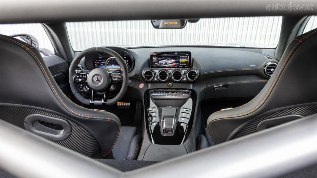 Mercedes-AMG-GT-Black-Series_interior