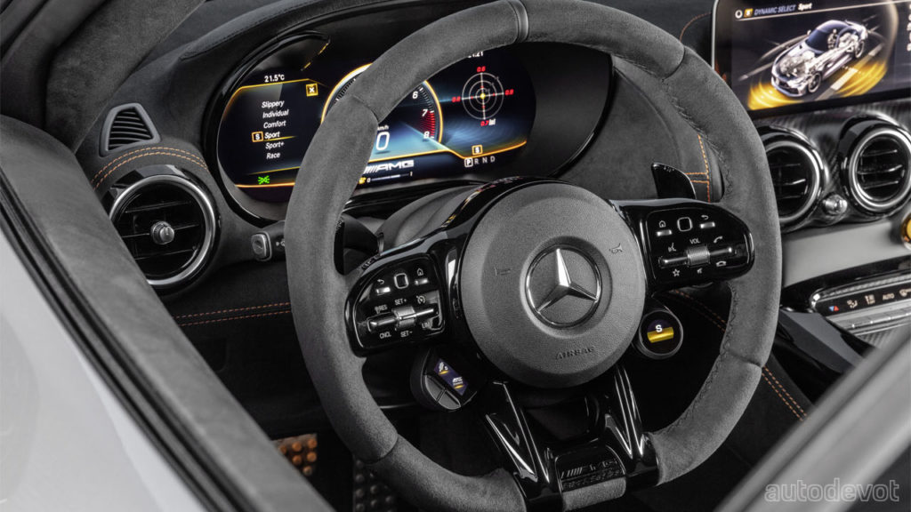 Mercedes-AMG-GT-Black-Series_interior_steering_wheel_instrument_cluster