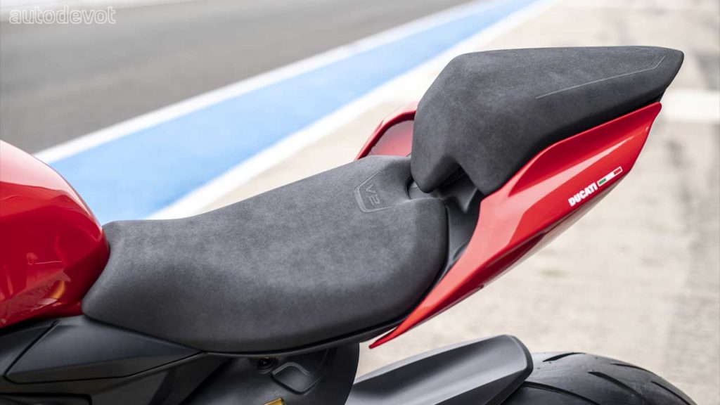 Ducati-Panigale-V2_seat