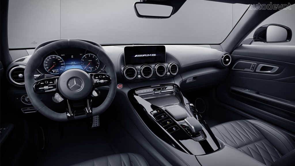2021-Mercedes-AMG-GT-Stealth-Edition_interior