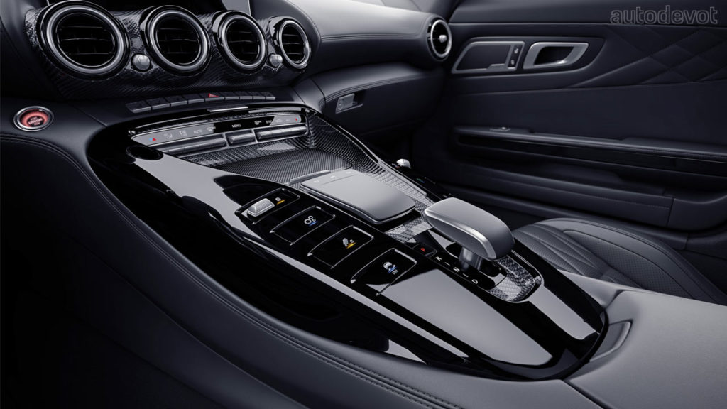 2021-Mercedes-AMG-GT-Stealth-Edition_interior_centre_console