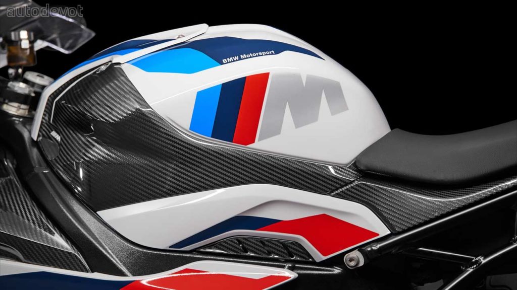 BMW-M-1000-RR_carbon_fibre_parts_3