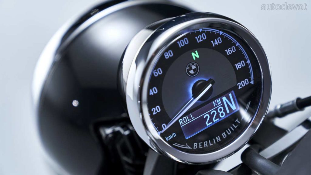 BMW-R-18_instrument_cluster