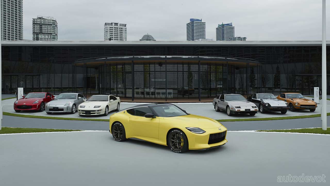 Nissan-Z-Proto_with_classic_Z_cars