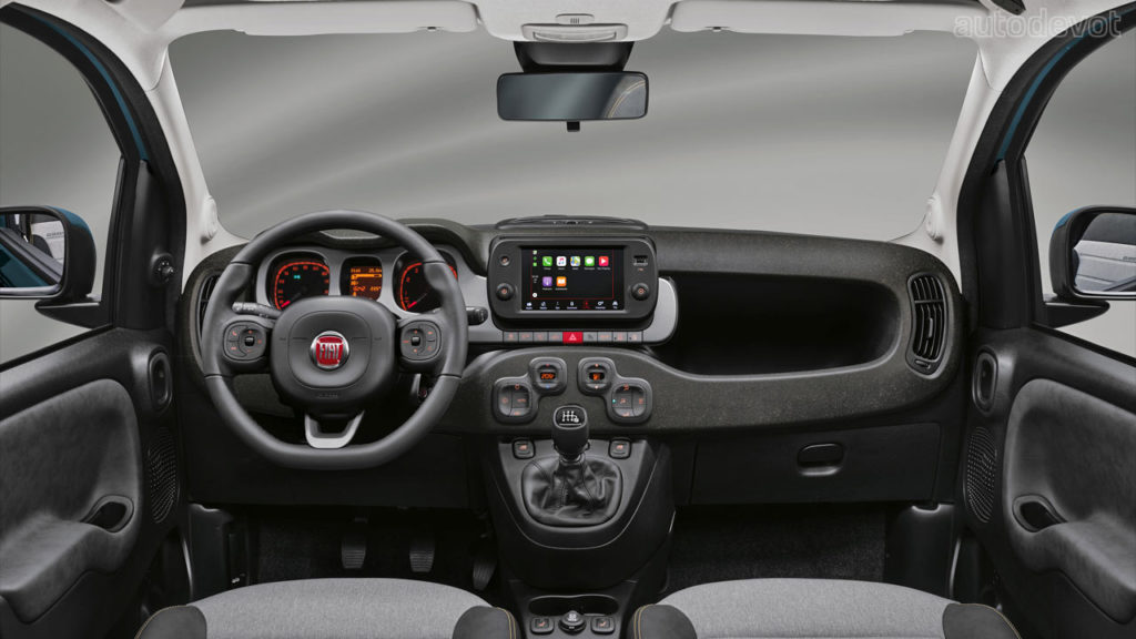2021-Fiat-Panda-Cross_interior