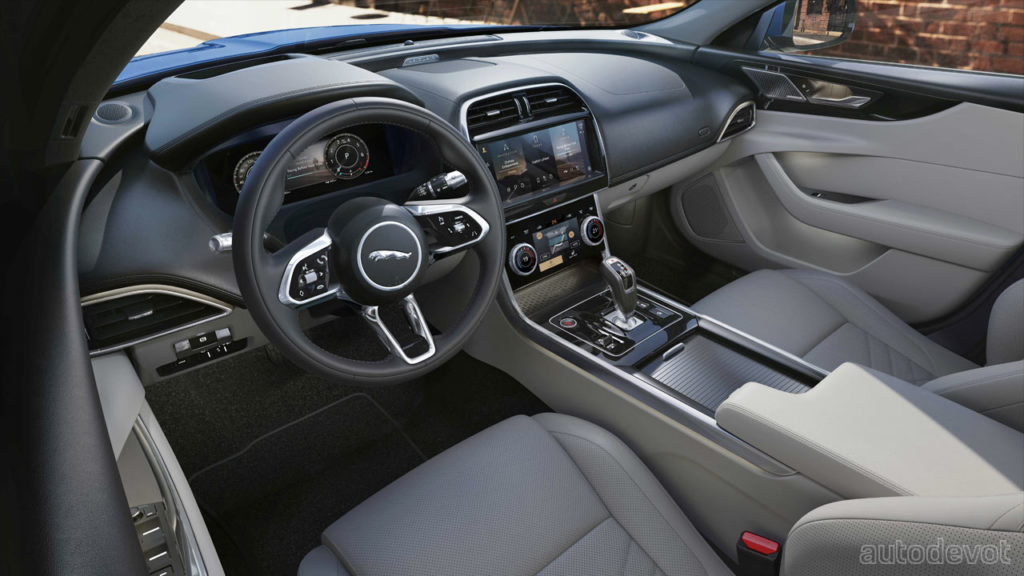 2021-Jaguar-XE_interior