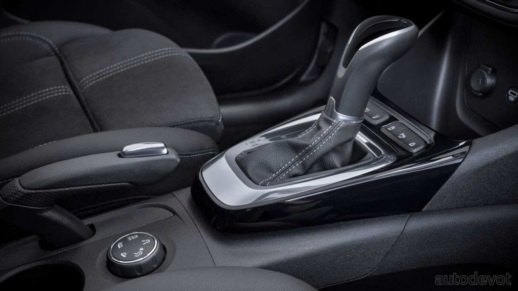 2021-Opel-Crossland-facelift_interior_centre_console