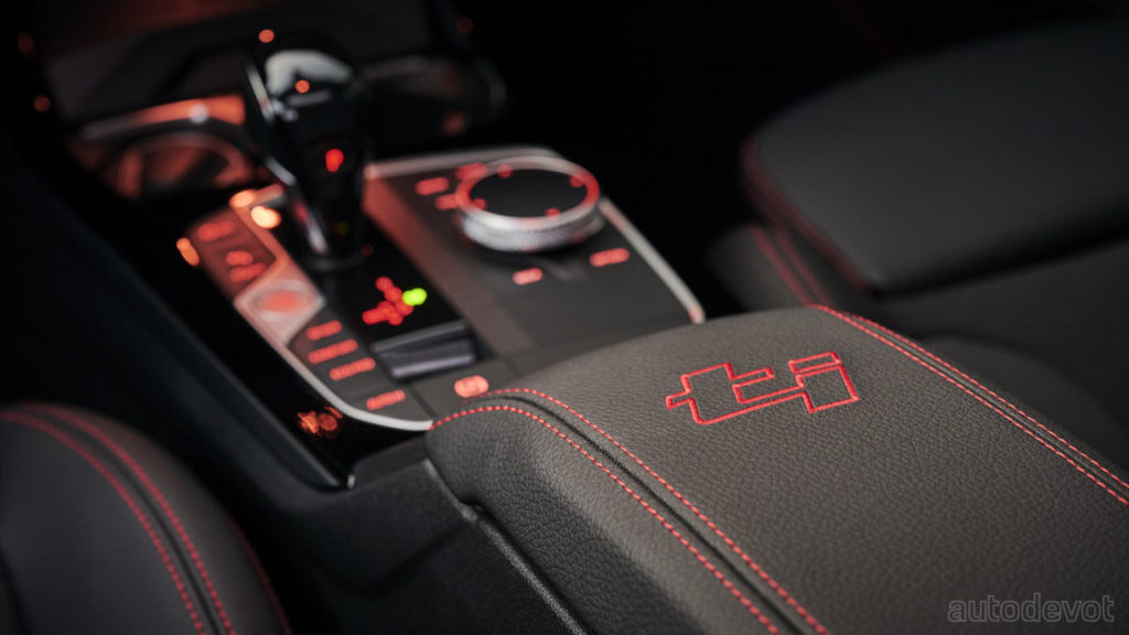 BMW-128ti_interior_centre_console