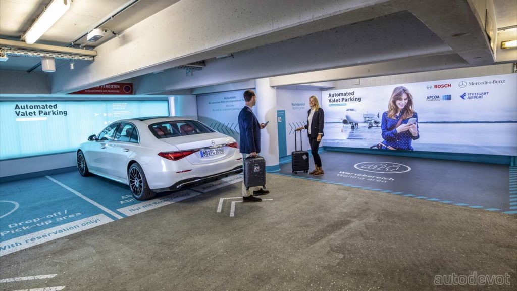 Mercedes-Benz-Bosch-S-Class-Automated-Valet-Parking-Stuttgart-Airport_5