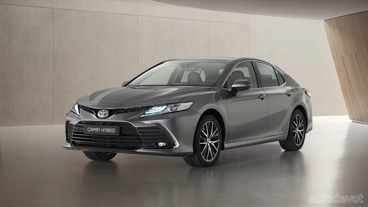 2020-2021-Toyota-Camry-Hybrid_facelift_Europe