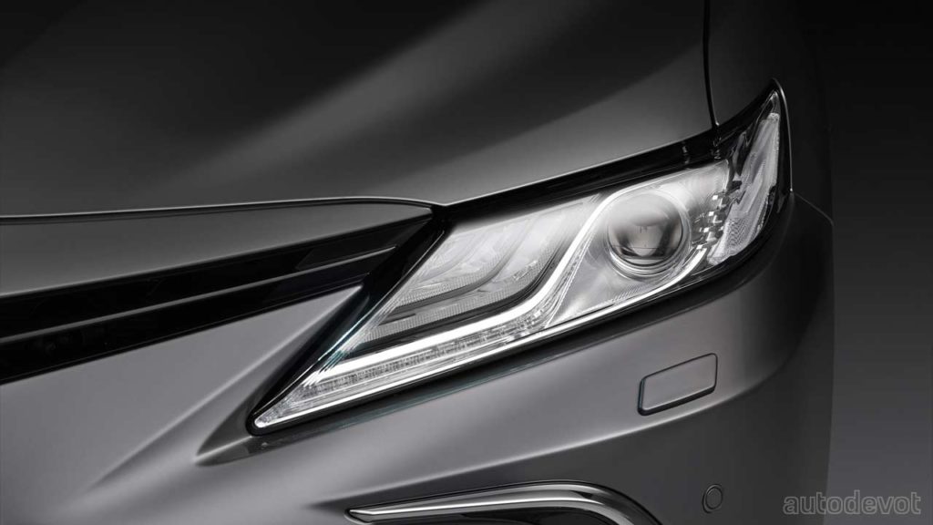 2020-2021-Toyota-Camry-Hybrid_facelift_Europe_headlights