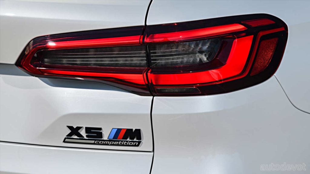 2020-BMW-X5-M-Competition_taillight