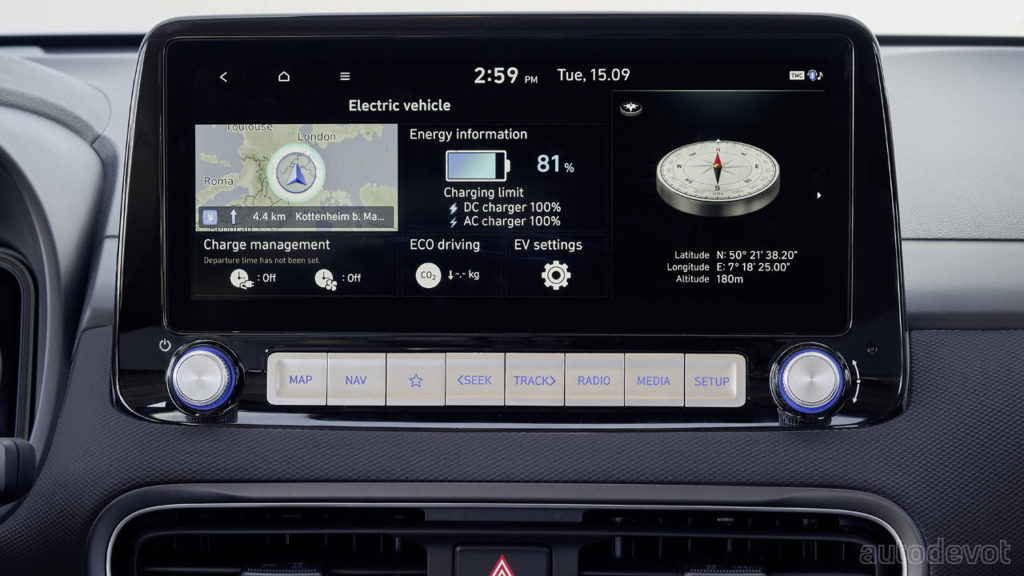 2021-Hyundai-Kona-Electric_interior_infotainment_display