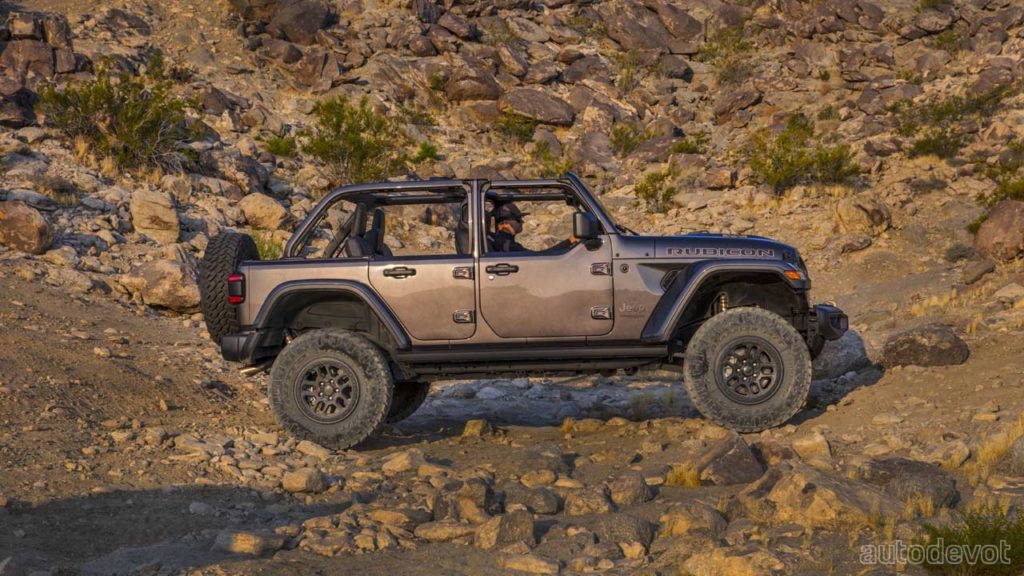 2021-Jeep-Wrangler-Rubicon-392-with-Jeep-Performance-Parts_2