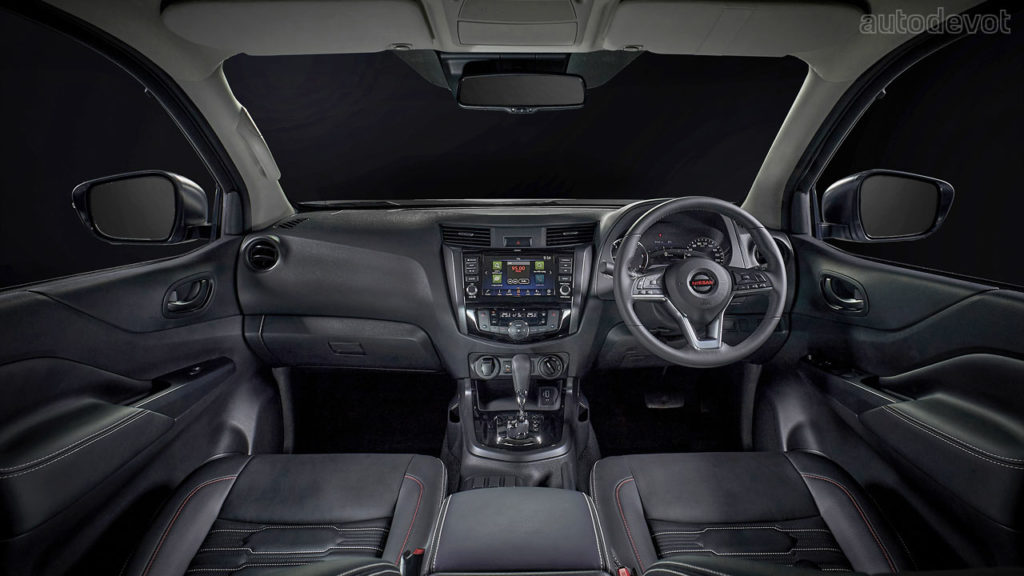 2021-Nissan-Navara-PRO-4X_interior