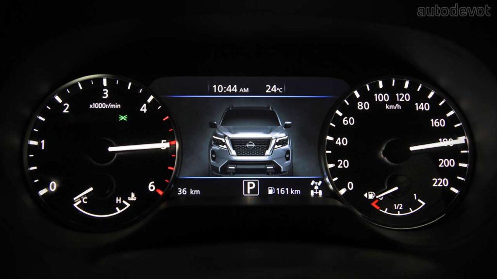 2021-Nissan-Navara-PRO-4X_interior_instrument_cluster