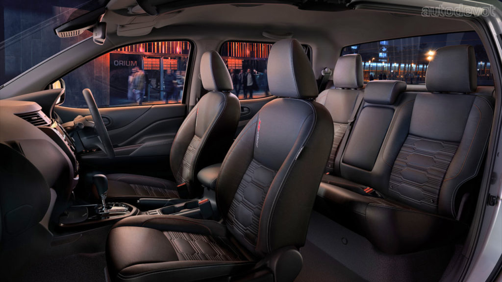 2021-Nissan-Navara-PRO-4X_interior_seats