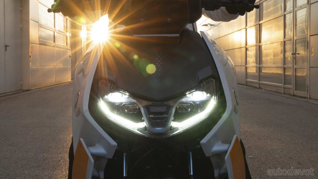 BMW-Motorrad-Definition-CE-04_front_headlight