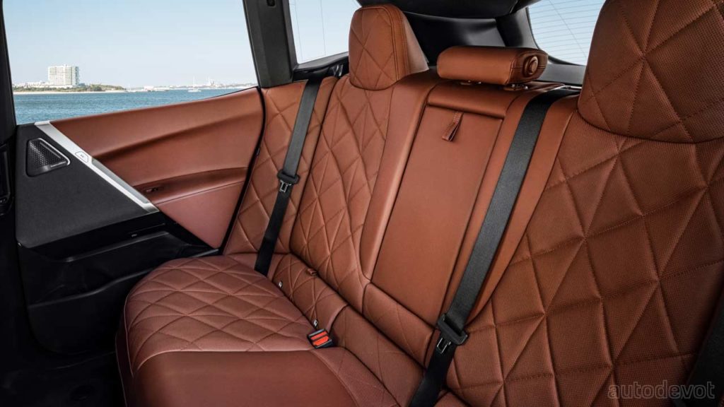 BMW-iX-Sports-package_interior_rear_seats
