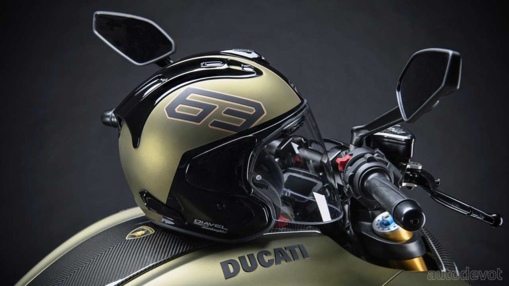 Ducati-Diavel-1260-Lamborghini_helmet