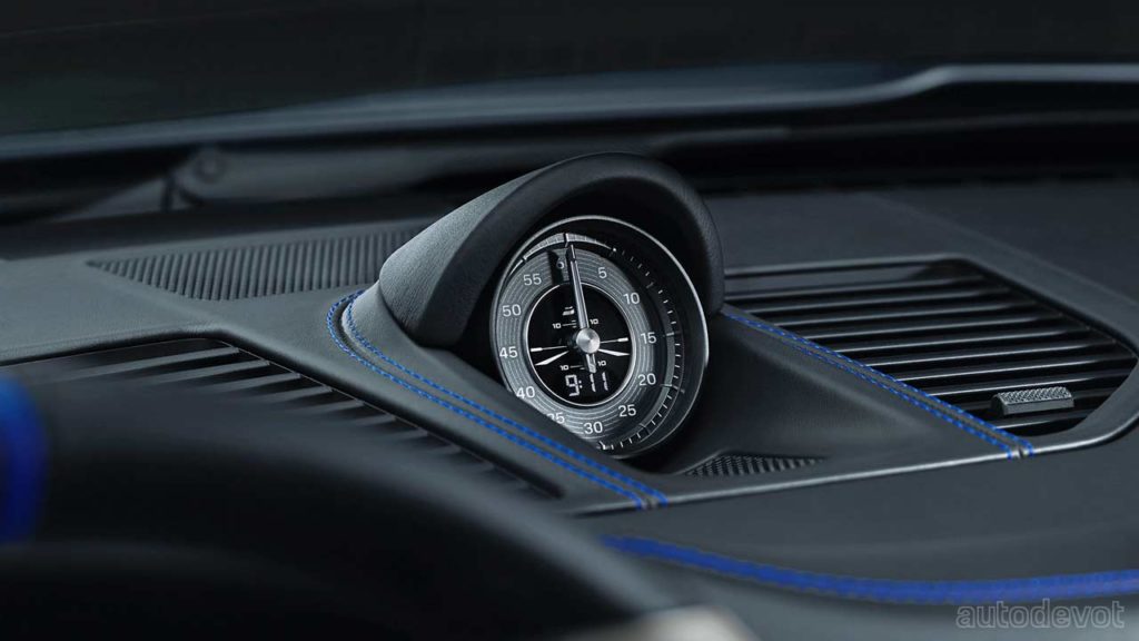 Porsche-911-Turbo-S-inspired-by-Embraer-Phenom-300E-business-jet_interior_chronograph