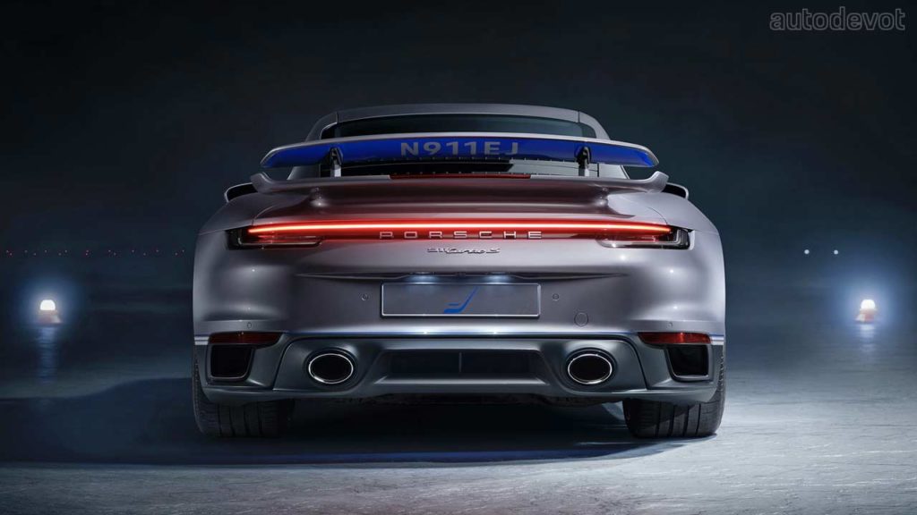 Porsche-911-Turbo-S-inspired-by-Embraer-Phenom-300E-business-jet_rear