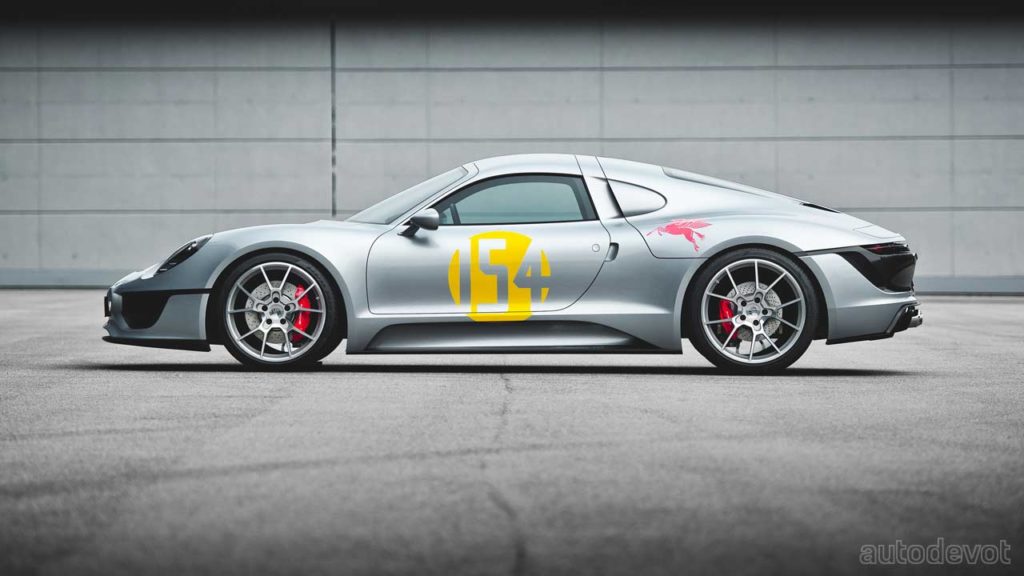 Porsche-Le-Mans-Living-Legend_side