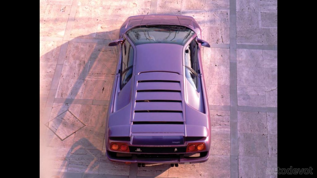 1994-Lamborghini-Diablo-SE_top_rear