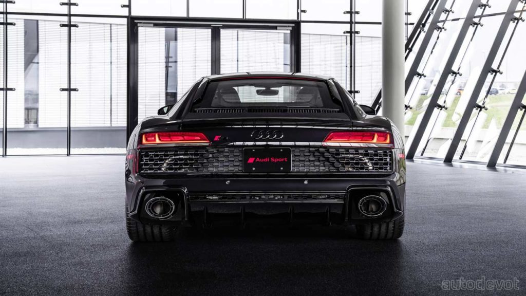 2021-Audi-R8-RWD-Panther-Edition_rear