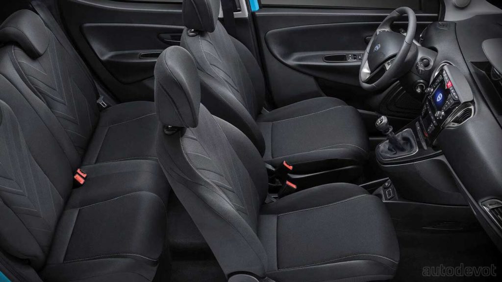 Lancia-Ypsilon-Hybrid-EcoChic_interior_seats