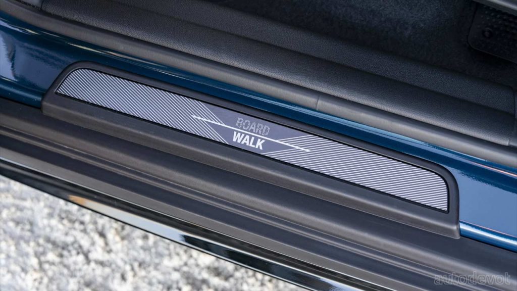 MINI-Countryman-Boardwalk_interior_door_sill