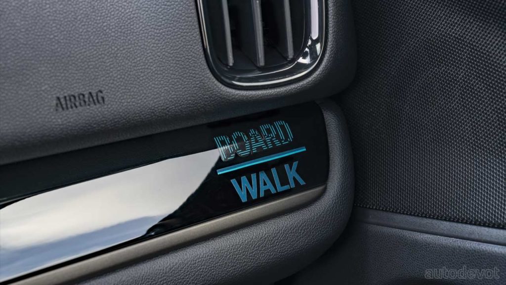 MINI-Countryman-Boardwalk_interior_logo