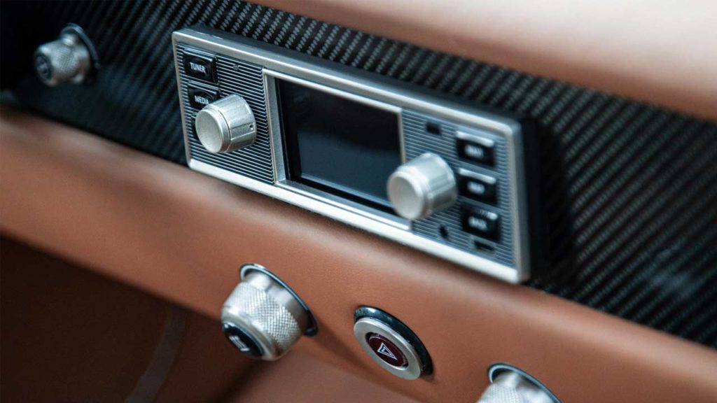 Totem-Automobili-Alfa-Romeo-GTA-electric-restomod_interior_radio