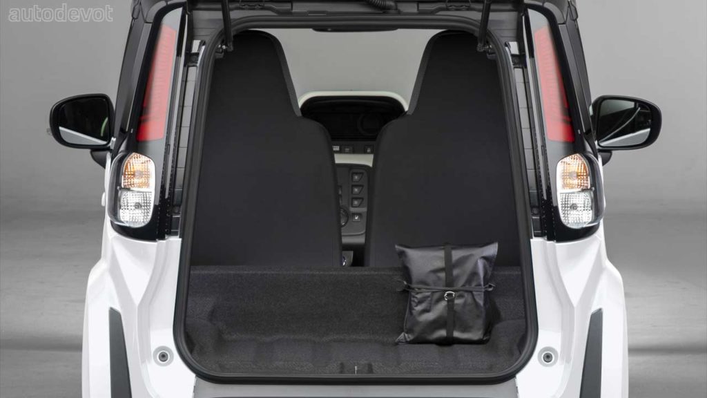 Toyota-C+pod-electric-vehicle_interior_boot_space