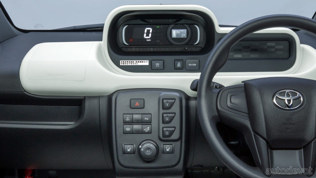 Toyota-C+pod-electric-vehicle_interior_dashboard