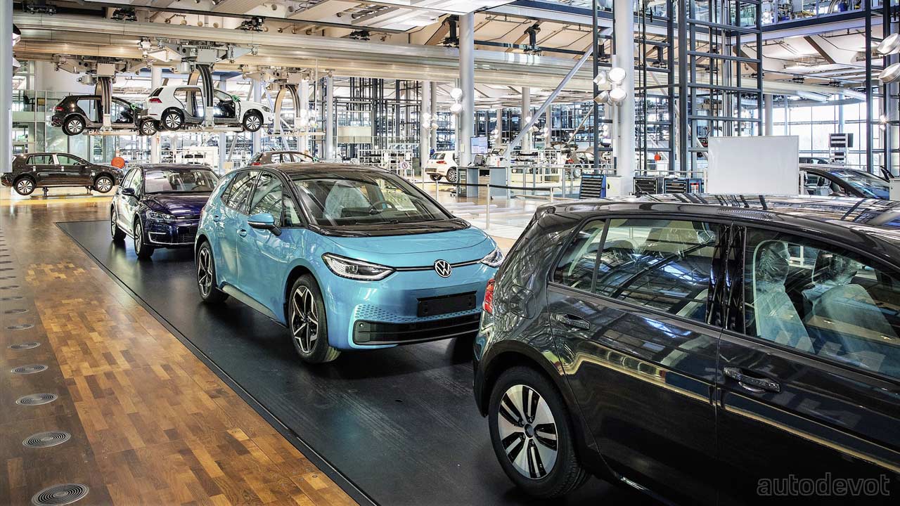 Volkswagen-e-Golf-production-ends-Dresden_2