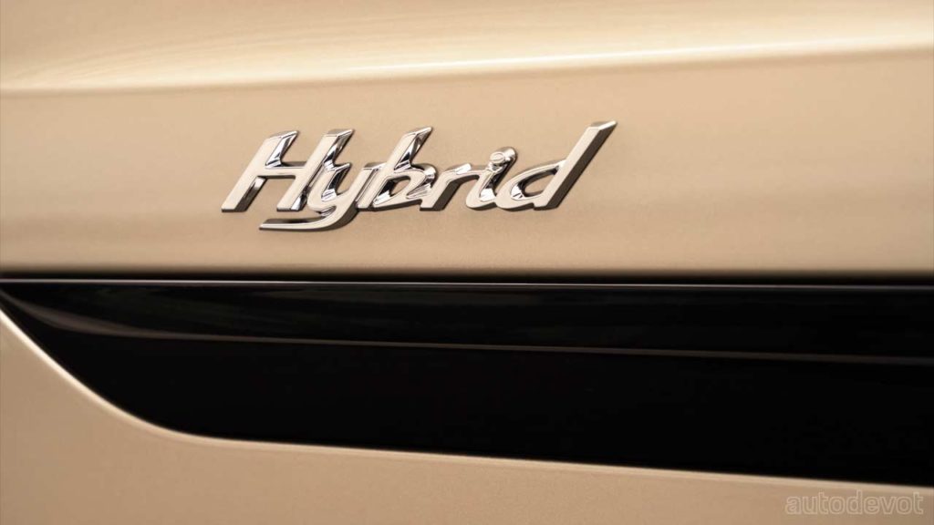 2021-Bentley-Bentayga-Hybrid-facelift_badge