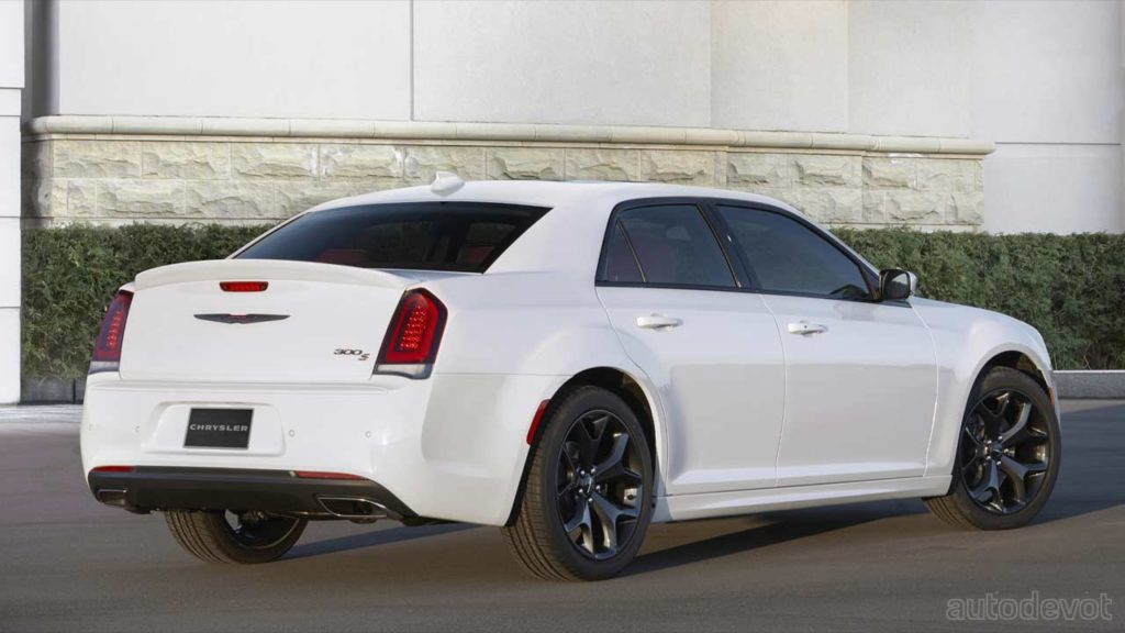2021-Chrysler-300S_3