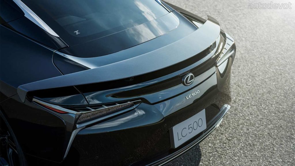 2021-Lexus-LC-500-Inspiration-Series_rear_wing