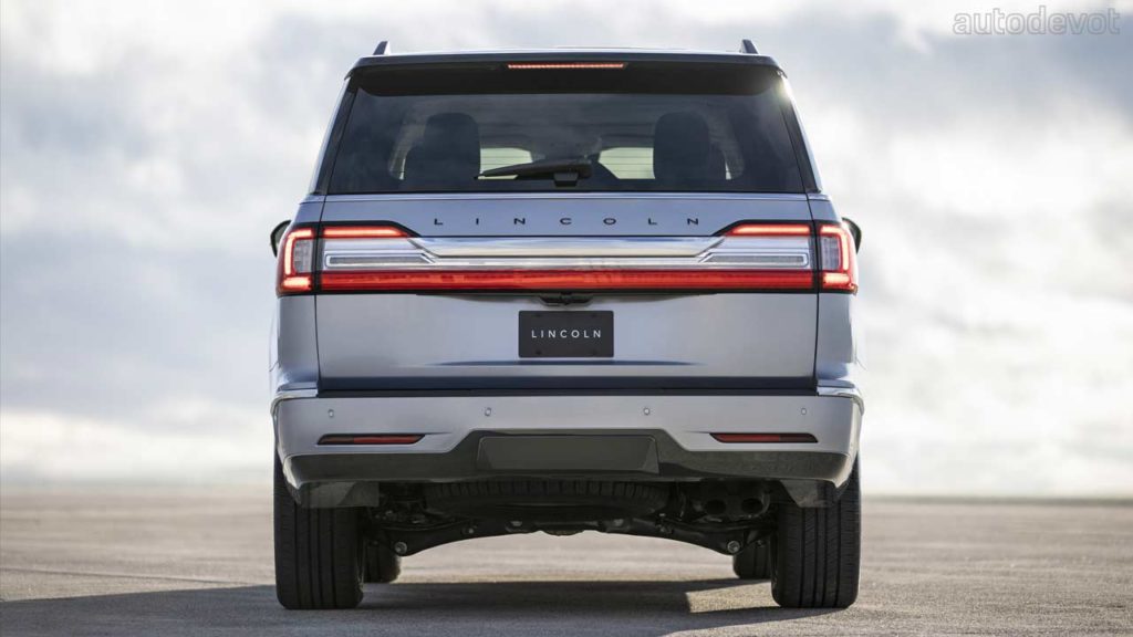 2021-Lincoln-Navigator-Black-Label-Edition_rear