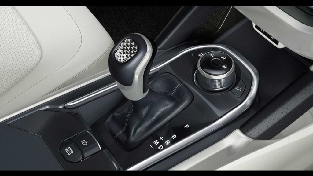 2021-Tata-Safari-interior_centre_console_gear_shifter