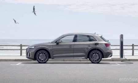 2021-Audi-Q5-55-TFSI-e-quattro_side