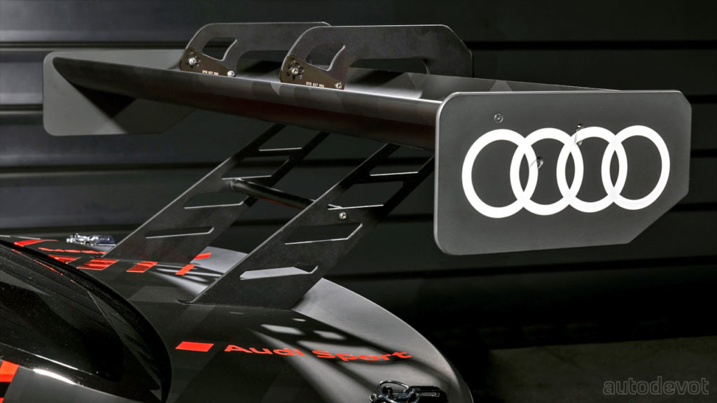 2021-Audi-RS-3-LMS_rear_wing