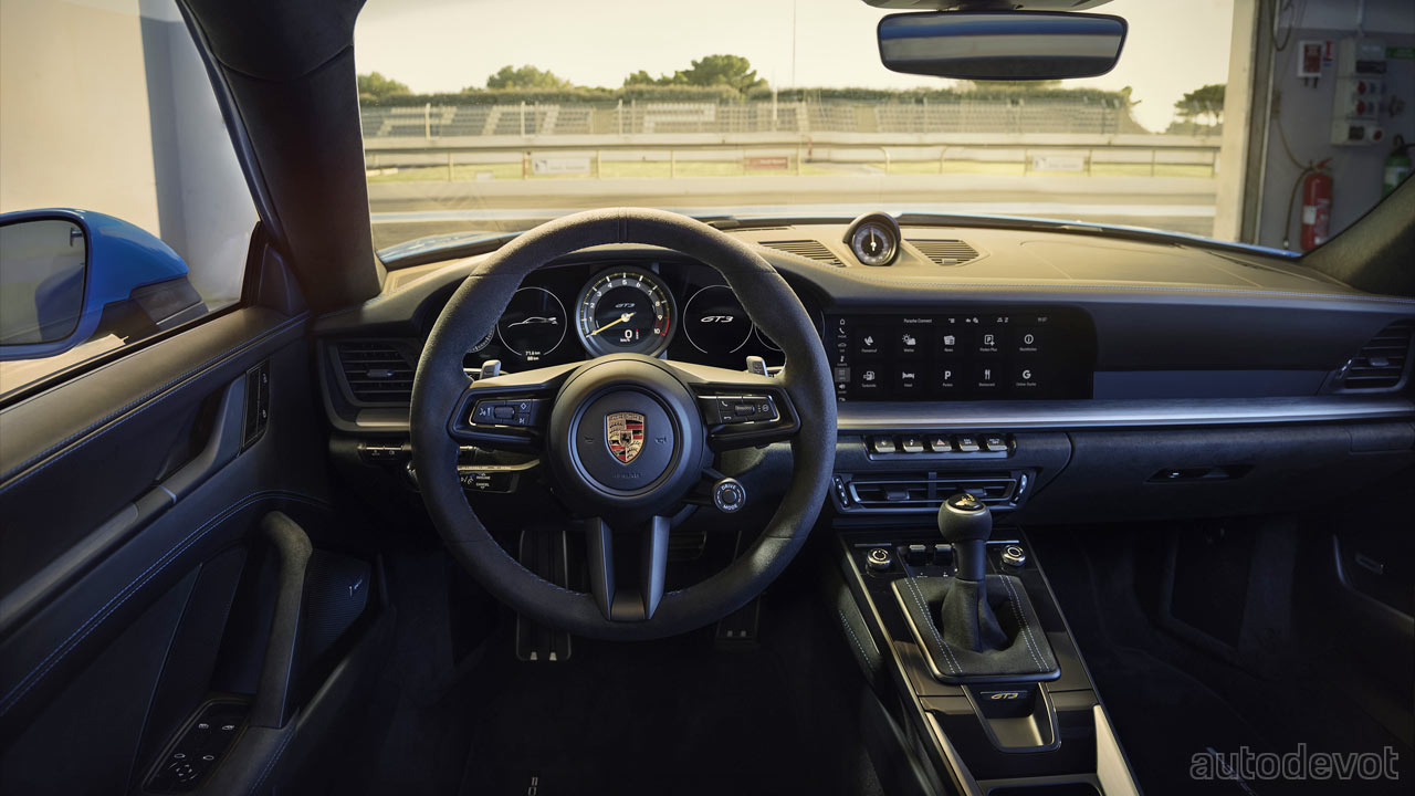 2021-Porsche-911-GT3_interior
