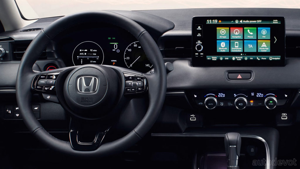 3rd-generation-2022-Honda-HR-V-e-HEV-for-Europe_interior_steering_wheel