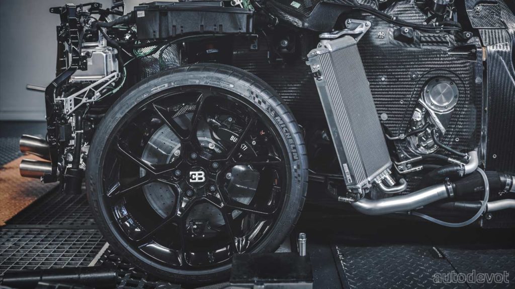 Bugatti-Centodieci-development-prototype_wheels