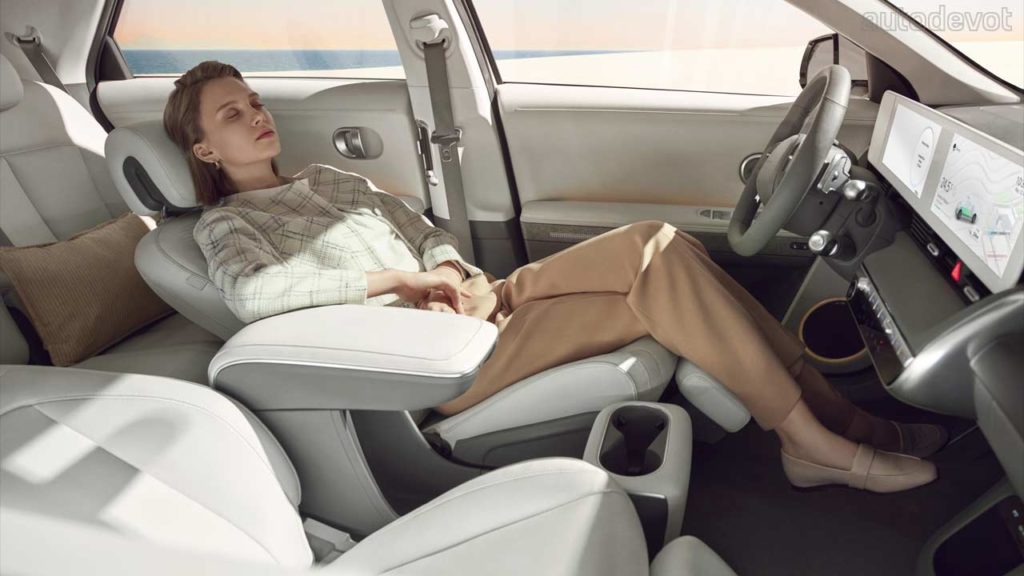 Hyundai-IONIQ-5_interior_reclining_front_seats