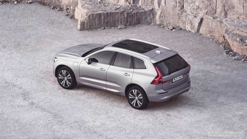 2022-Volvo-XC60_2