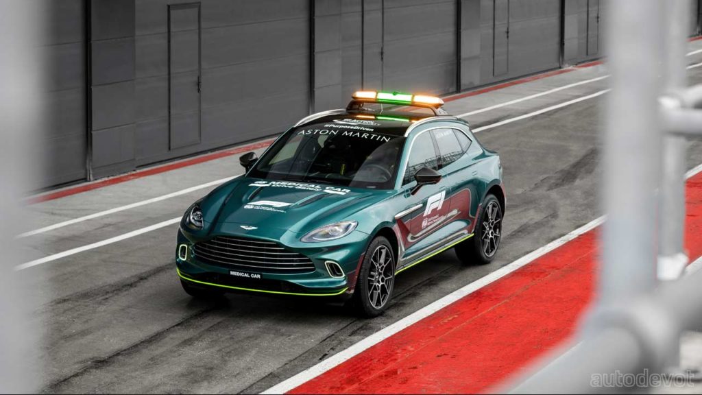 Aston-Martin-DBX-official-safety-and-medical-car-for-F1_2