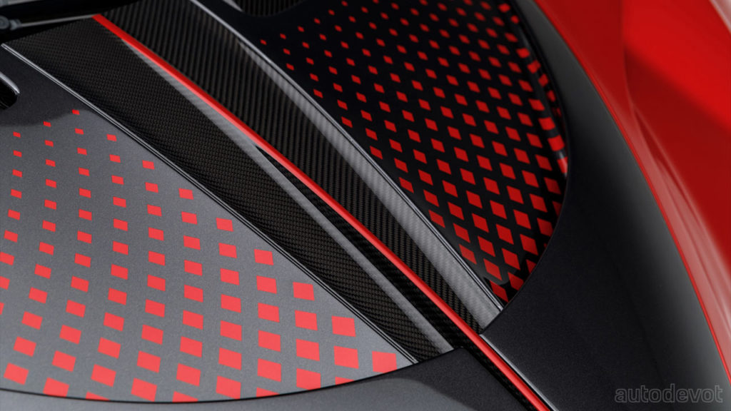 Bugatti-Divo-Lady-Bug_bonnet